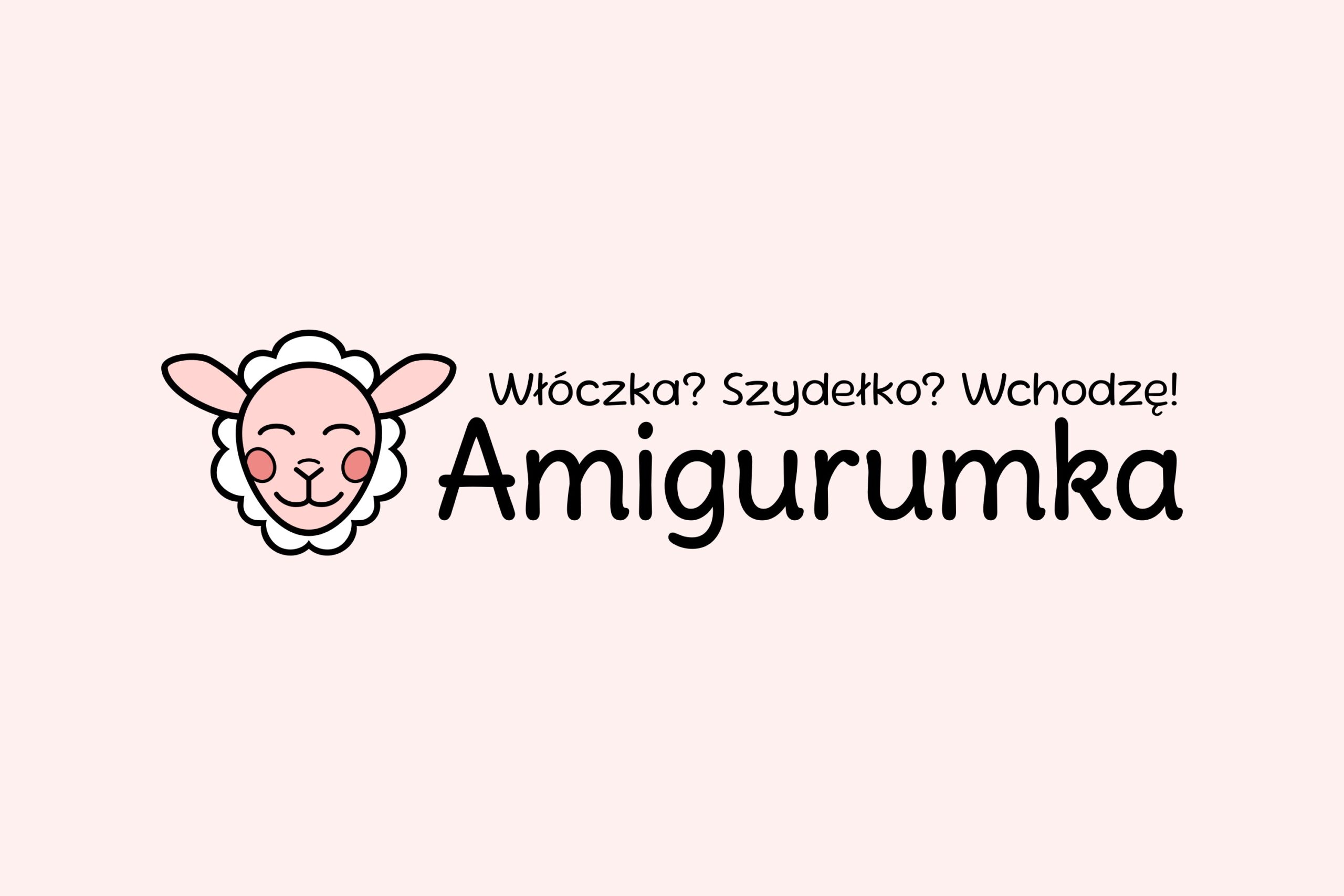 Logo marki rękodzielniczej Amigurumka na pudrowym tle.