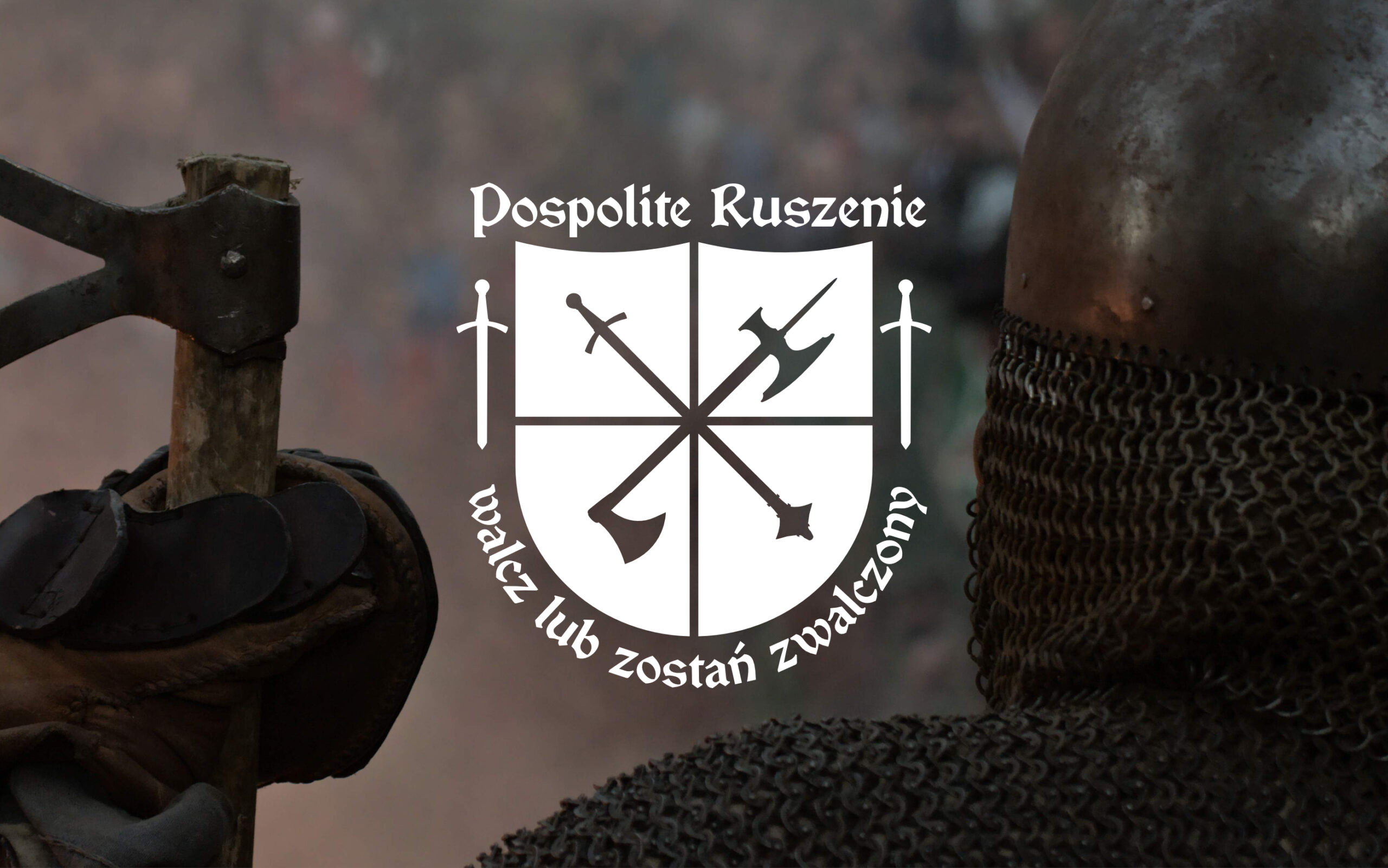 Logo Pospolitego Ruszenia na tle zdjęcia z wojownikiem w kolczudze, trzymającego topór.